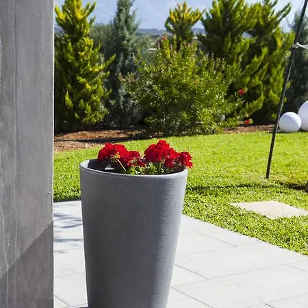 Lefteris Villa Svoronata