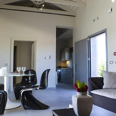 Villa Lefteris *